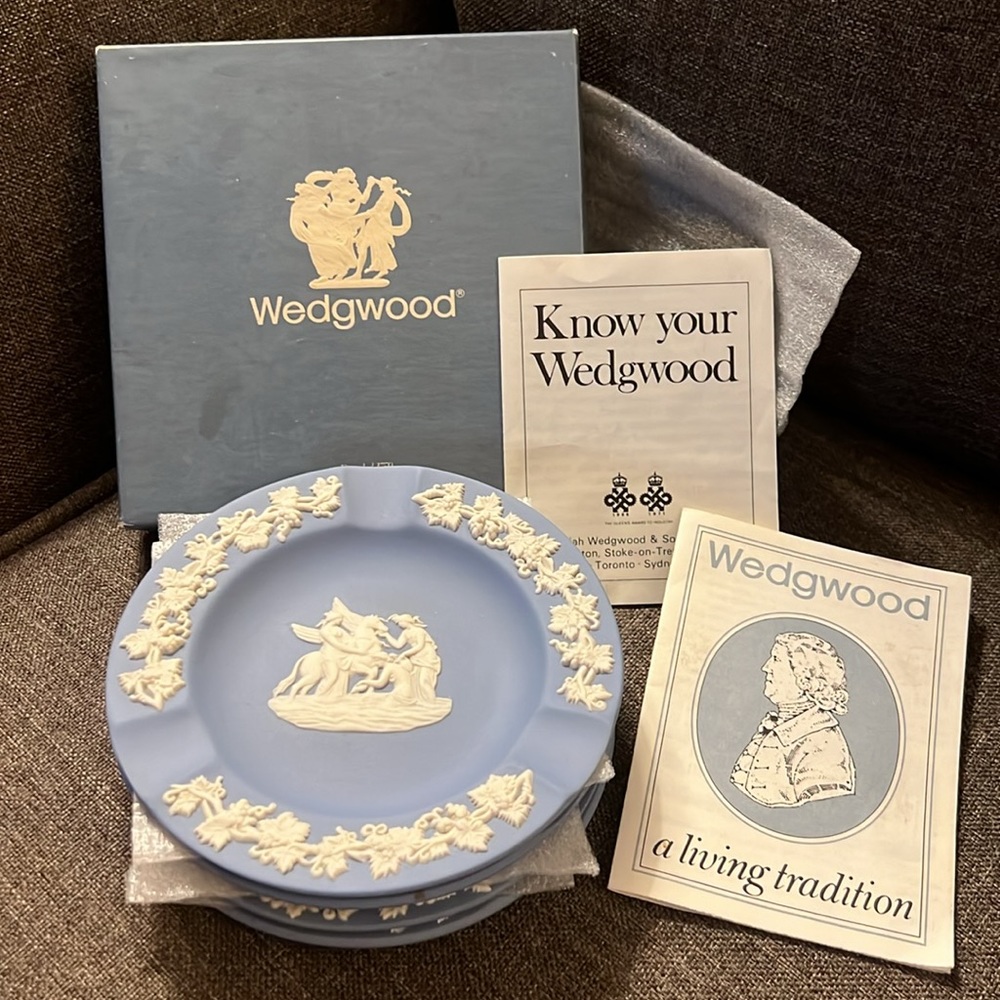 Wedgwood Blue Jasper Ashtrays in box with Booklets/ Set of Four